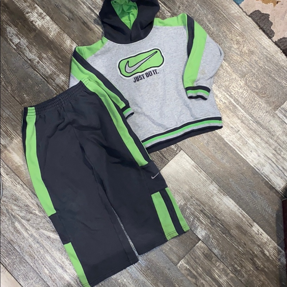 COPY - Boys Nike hoodie & sweat pants set